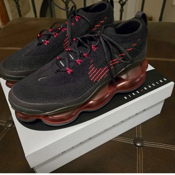 Nike Air Max Scorpion Black and Red Knit Sneakers. Excellent Condition Like New - Picture 2 of 3